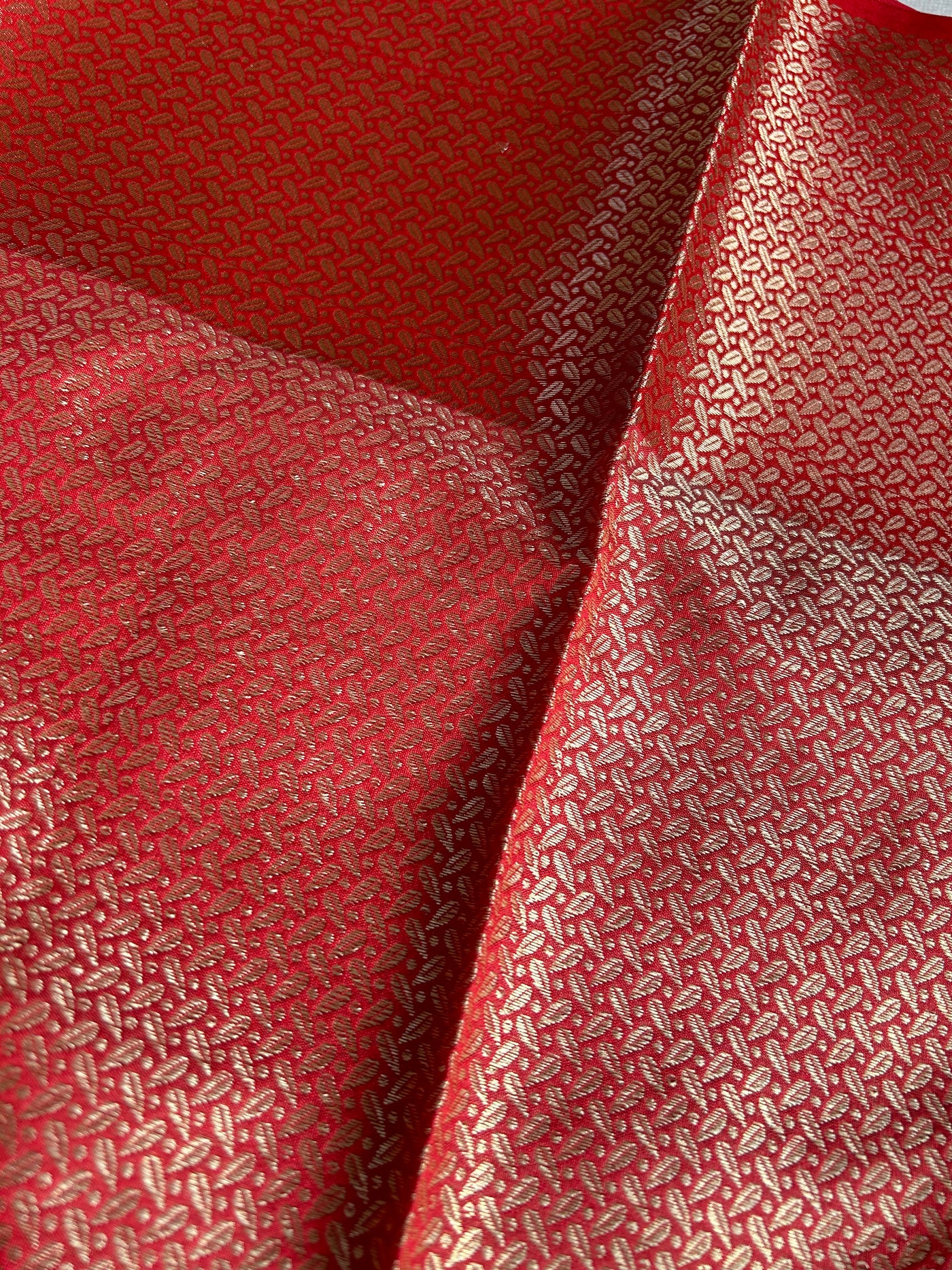 NILAY:CREAM, PARTYWEAR BANARASI TANCHUI SAREE WITH ZARI PALLU.