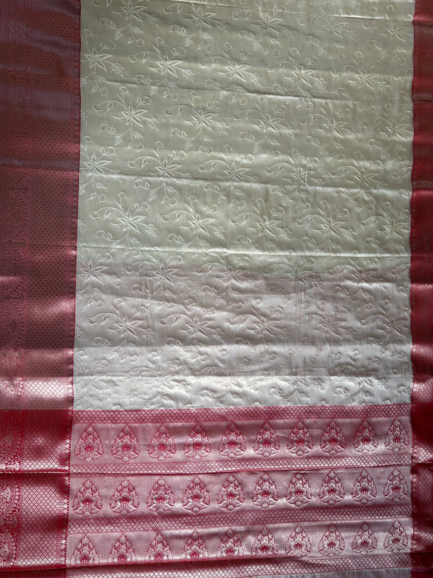 NILAY:CREAM, PARTYWEAR BANARASI TANCHUI SAREE WITH ZARI PALLU.