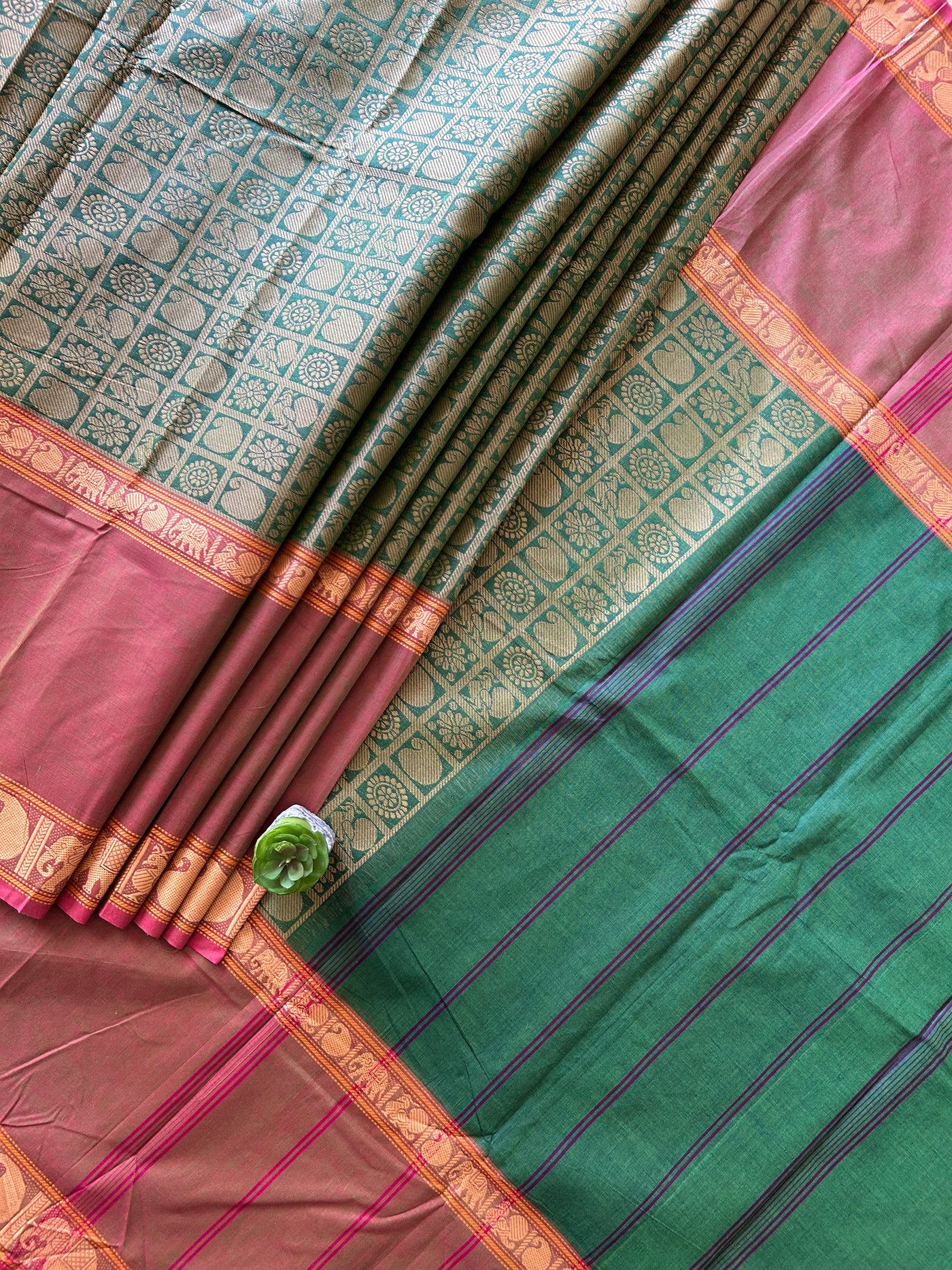 HARIYALI:GREEN, PURE KANCHIPURAM COTTON SAREE WITH JACQUARD WEAVING.