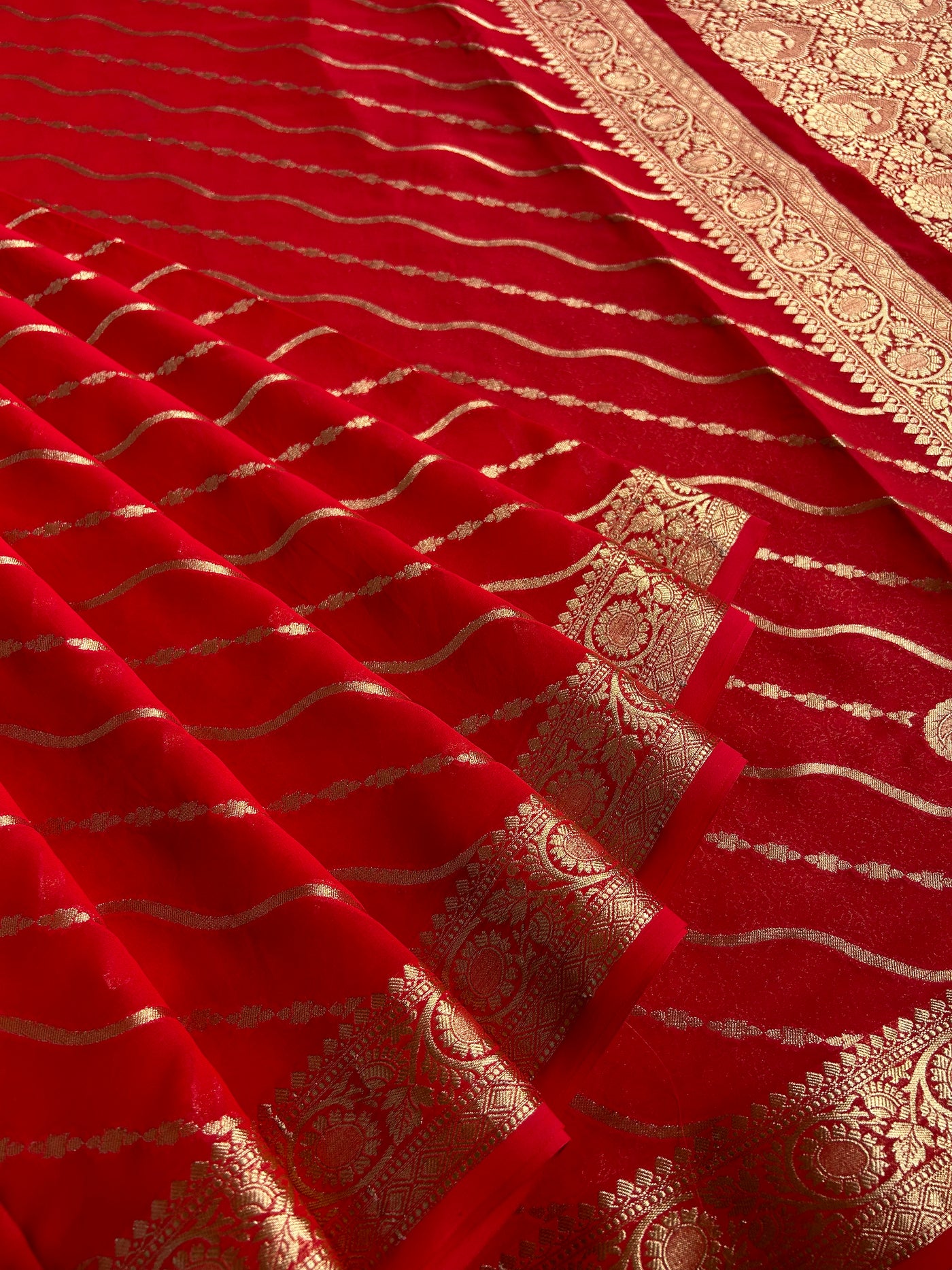 LEHERIYA: RED, WEDDING WEAR BANARASI LEHRIYA SILK SAREE