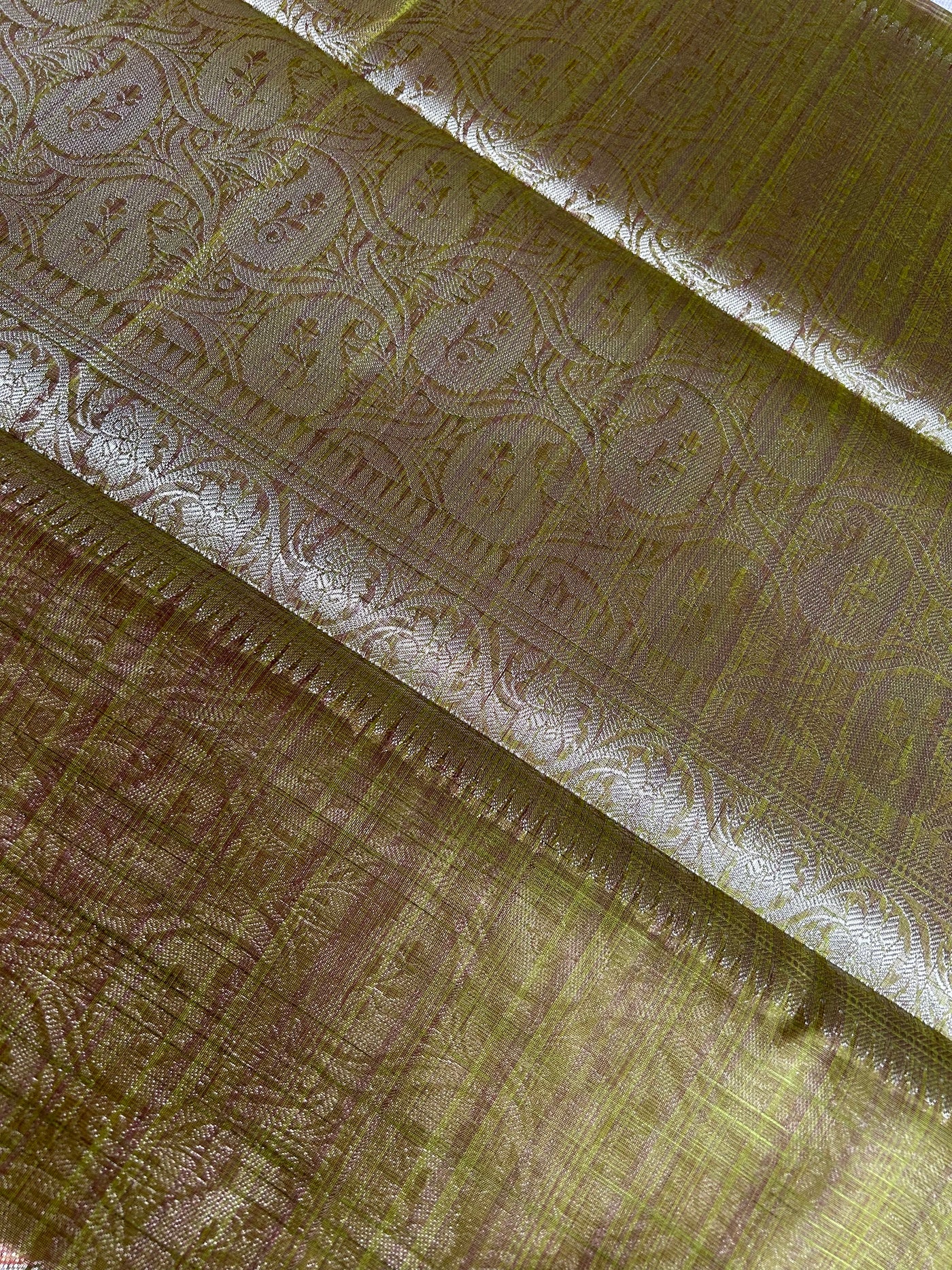 VASUNDHARA :MEHNDI GREEN, PARTYWEAR BANARASI SILK- LINEN SLUB SAREE. (Copy)