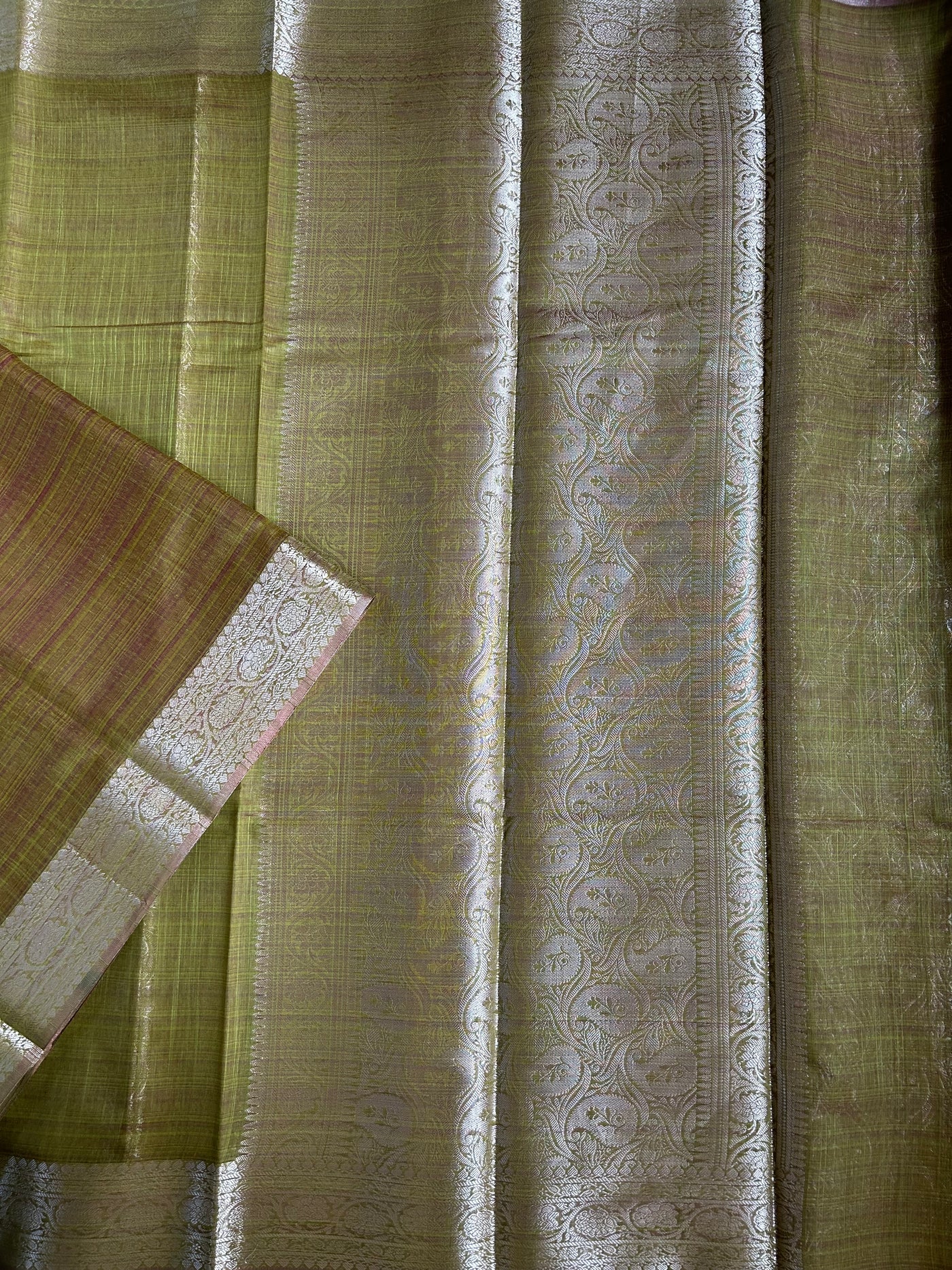 VASUNDHARA :MEHNDI GREEN, PARTYWEAR BANARASI SILK- LINEN SLUB SAREE. (Copy)