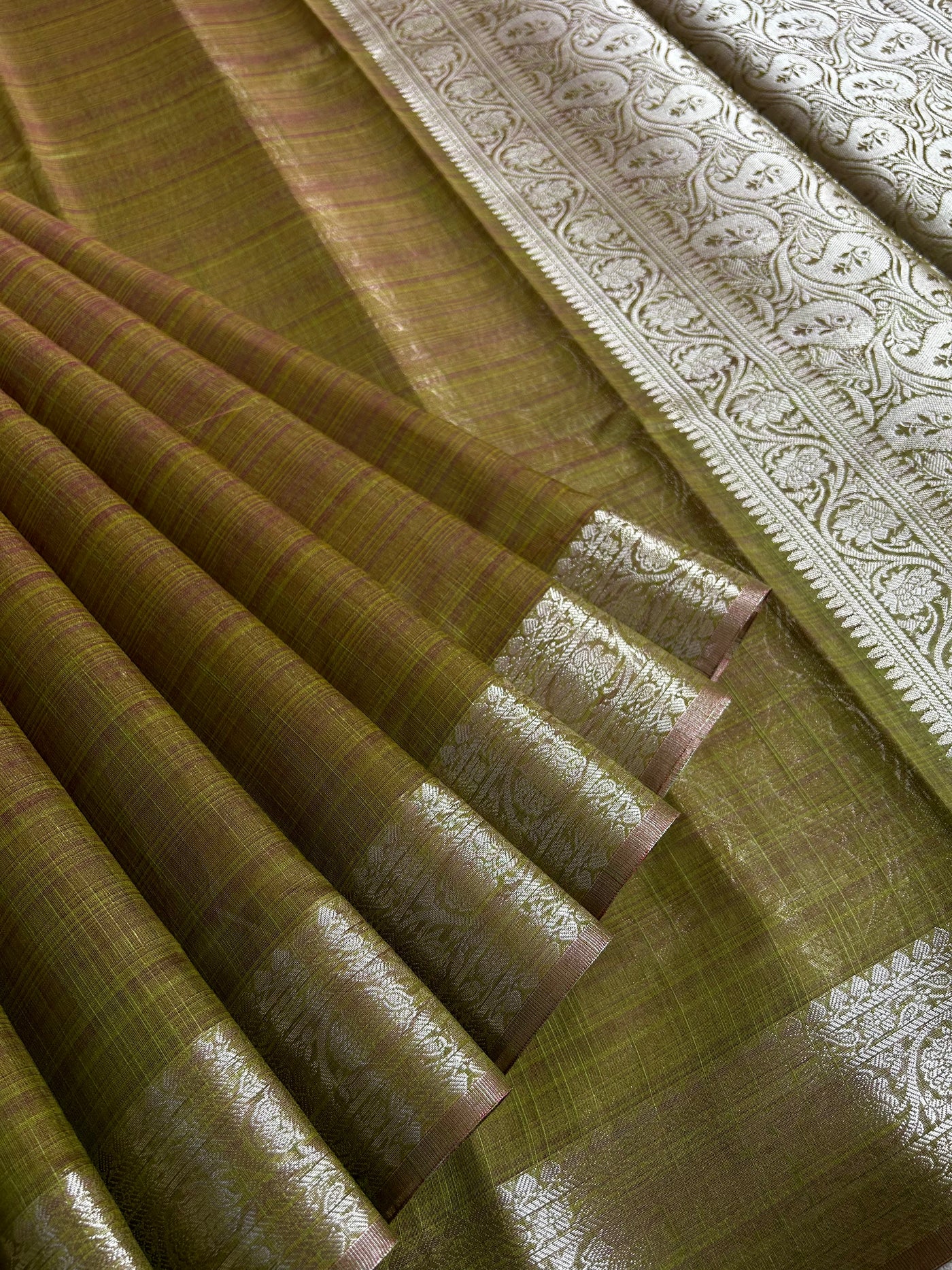 VASUNDHARA :MEHNDI GREEN, PARTYWEAR BANARASI SILK- LINEN SLUB SAREE. (Copy)