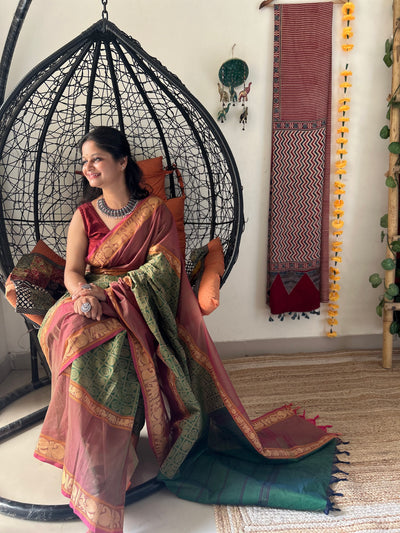 HARIYALI:GREEN, PURE KANCHIPURAM COTTON SAREE WITH JACQUARD WEAVING.