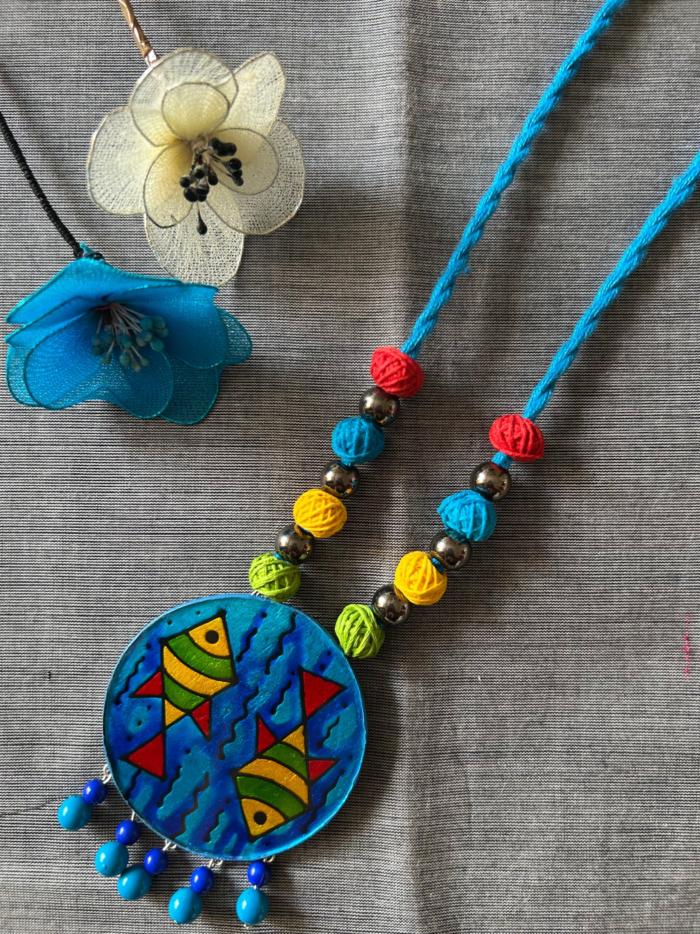 MATSYA: GLASS NECKLACE