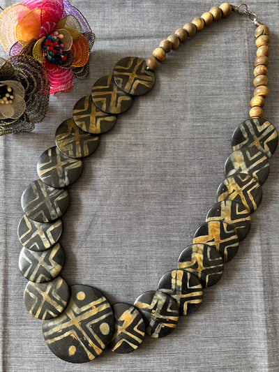 VRITTIKA: WOODEN NECKPIECE
