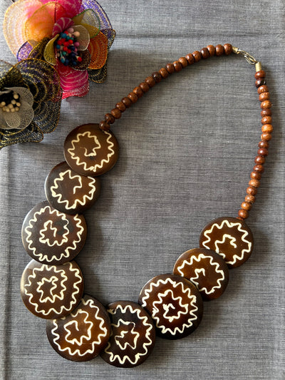 TARU: WOODEN NECKPIECE