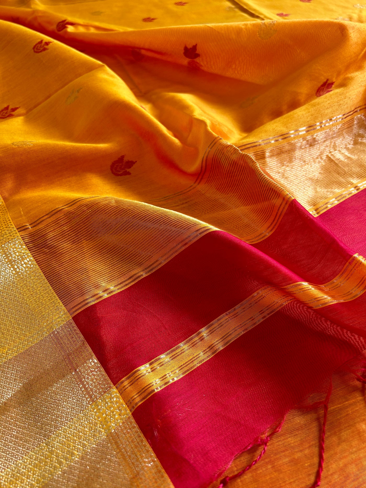 TAPI: Handloom Silk-Cott Maheshwari Saree With Zari Border