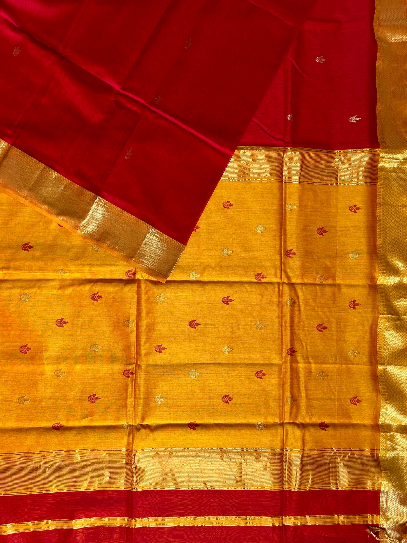 TAPI: Handloom Silk-Cott Maheshwari Saree With Zari Border