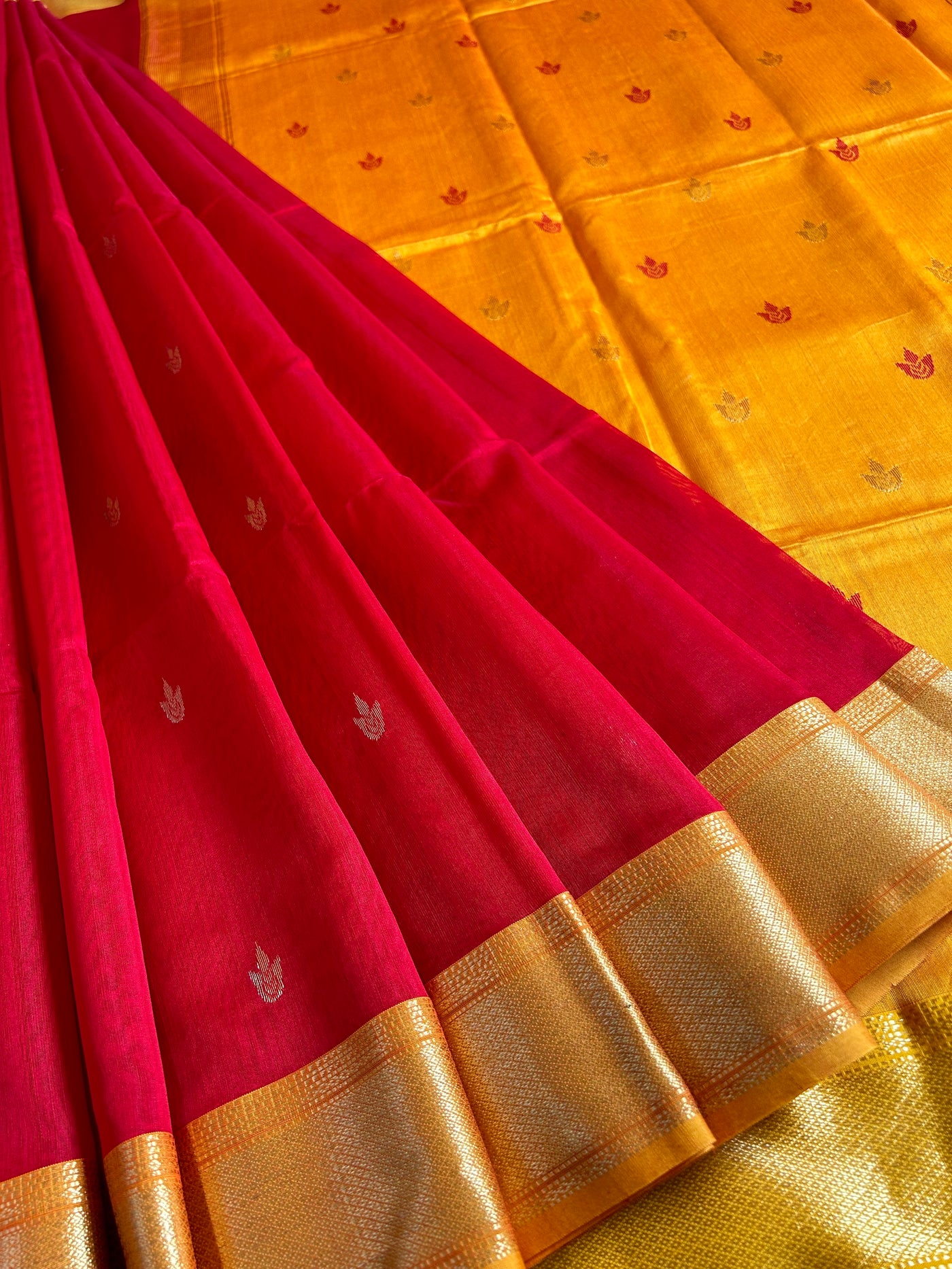 TAPI: Handloom Silk-Cott Maheshwari Saree With Zari Border