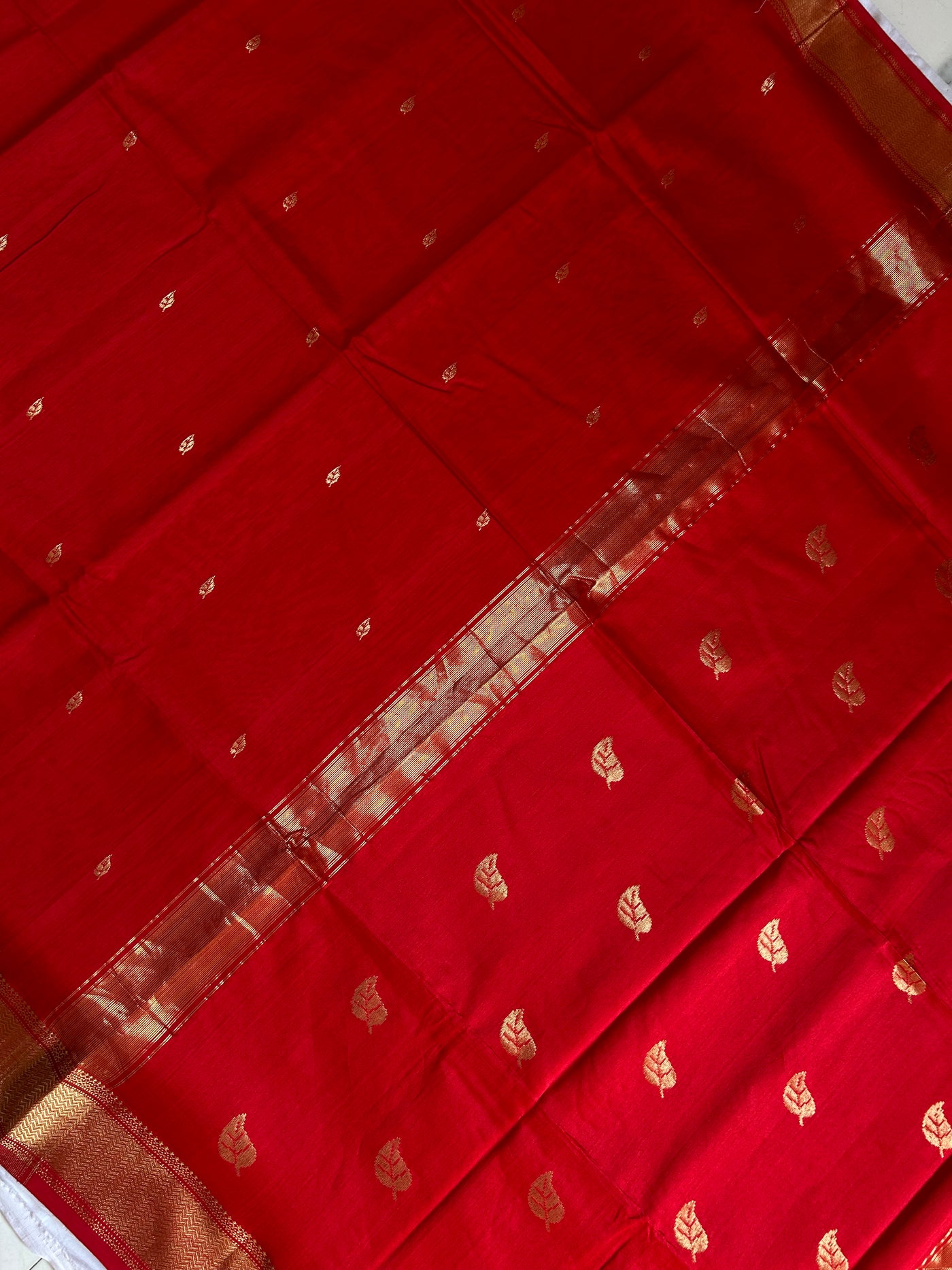 AASMI:PURE RED Handloom Silk-Cott Maheshwari Saree With Zari Border