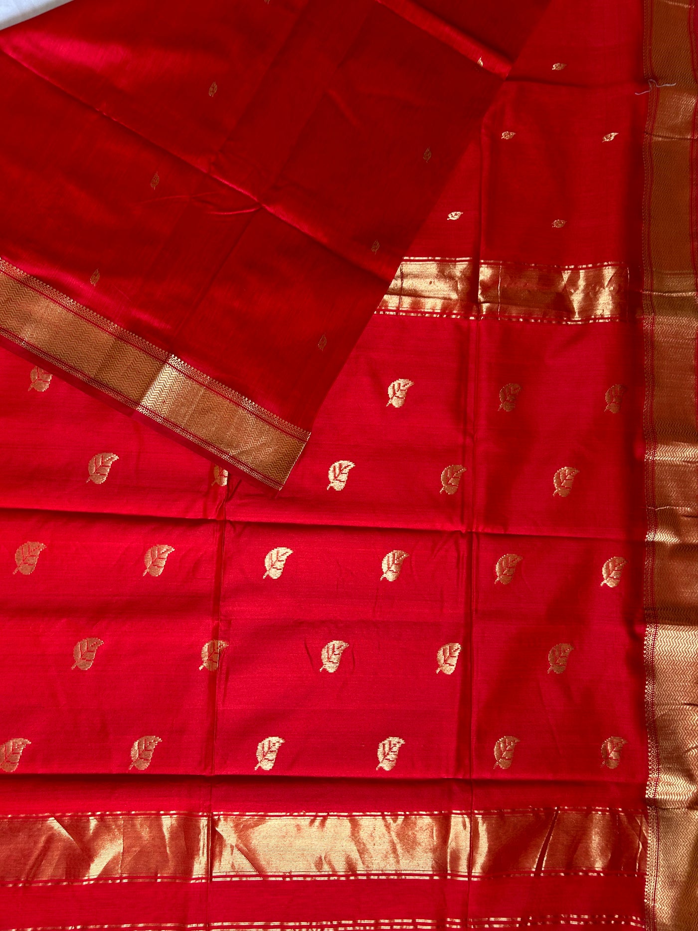 AASMI:PURE RED Handloom Silk-Cott Maheshwari Saree With Zari Border