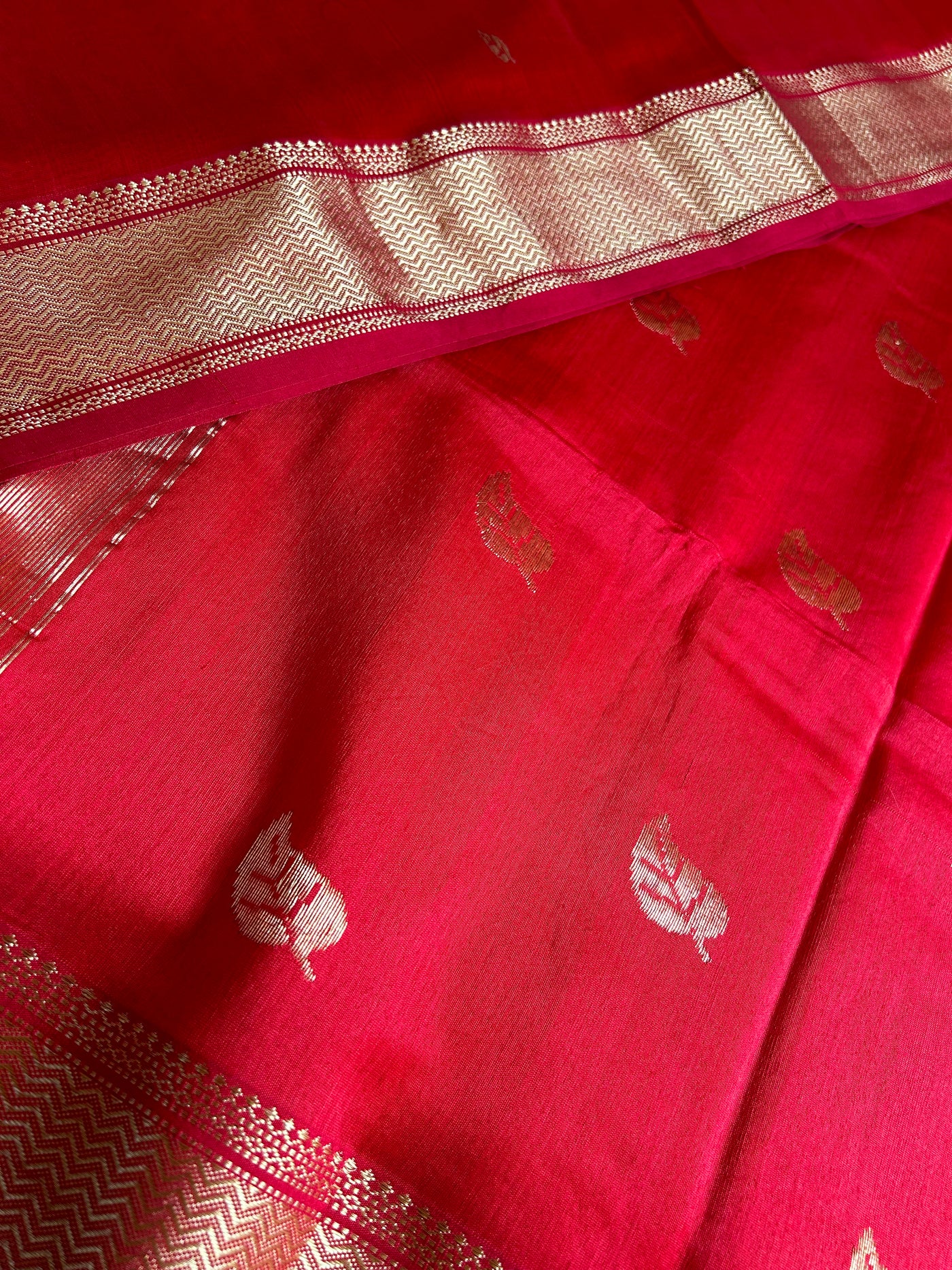 AASMI:PURE RED Handloom Silk-Cott Maheshwari Saree With Zari Border