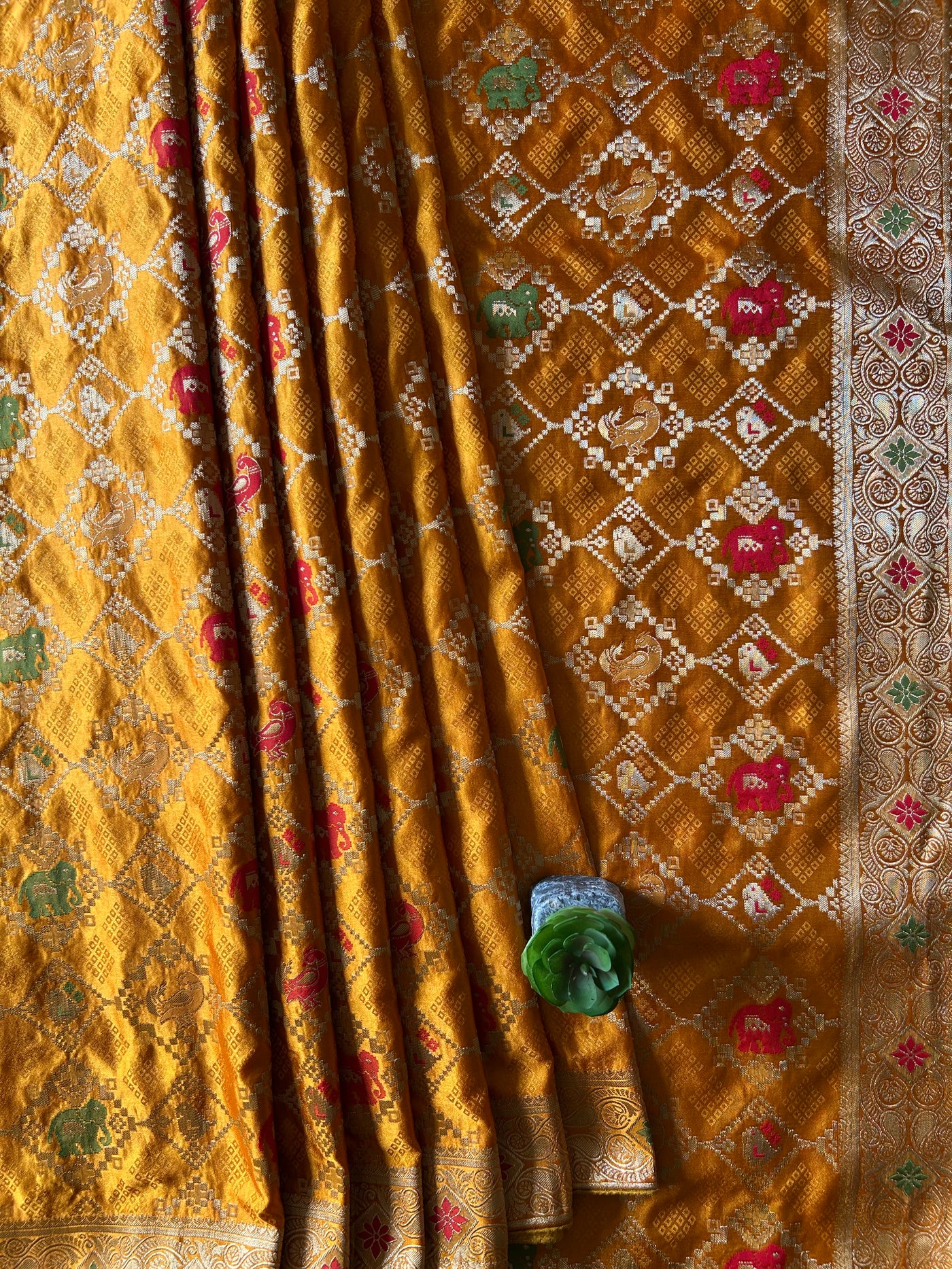 GENDA:WEDDING WEAR SOFT SILK PATOLA DESIGN SAREE