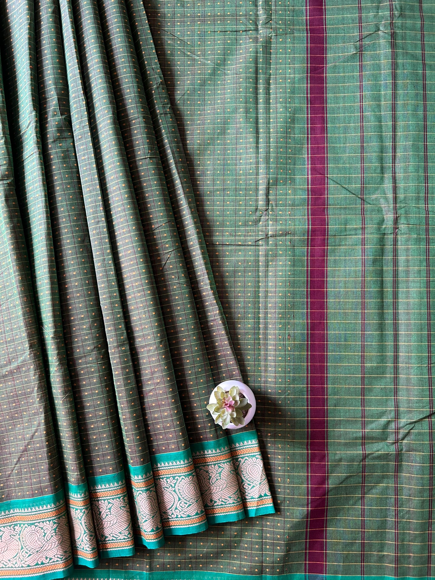 Gulab:KANCHIPURAM PURE COTTON SAREE WITH BODERS.