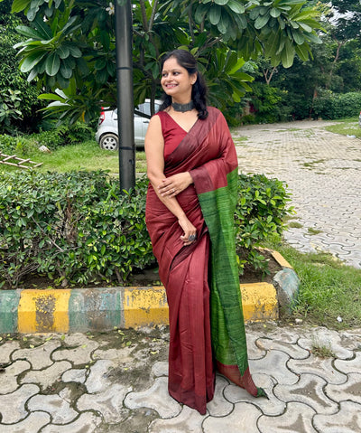 GULNAAR: MAROON,HANDLOOM PURE TUSSAR STAPLE SAREE WITH GHICHA PALLU.