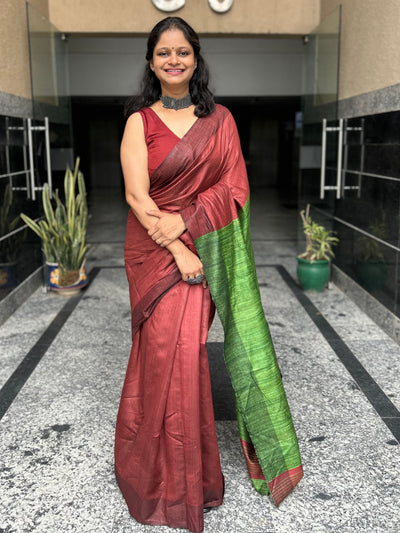 GULNAAR: MAROON,HANDLOOM PURE TUSSAR STAPLE SAREE WITH GHICHA PALLU.