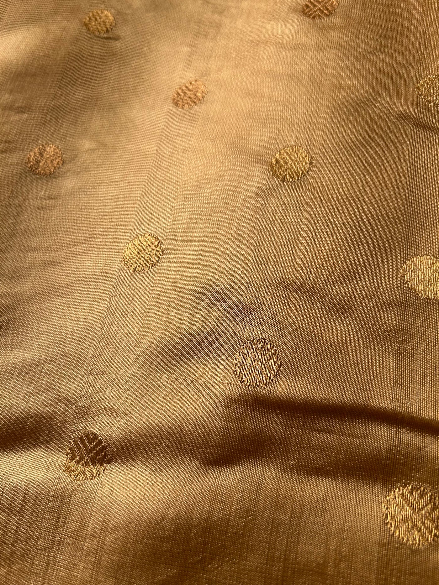 SUNHARA: HANDLOOM PURE SILK CHANDERI SAREE WITH EK NALIYA BOOTA