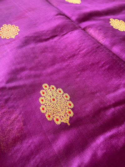 GULDASTA: HANDLOOM PURE SILK CHANDERI SAREE WITH EK NALIYA BOOTA