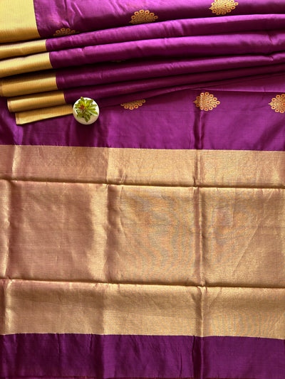 GULDASTA: HANDLOOM PURE SILK CHANDERI SAREE WITH EK NALIYA BOOTA