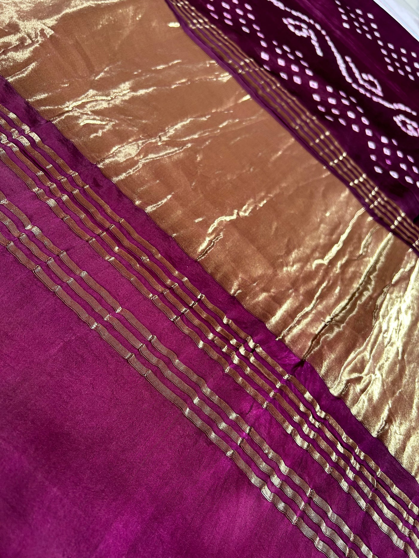 PAVNI: bandhani saree with tissue palla