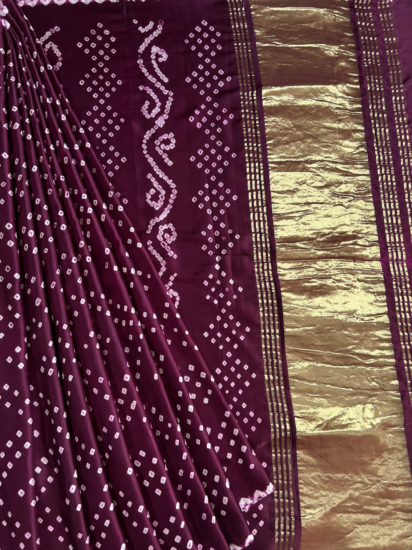 PAVNI: bandhani saree with tissue palla