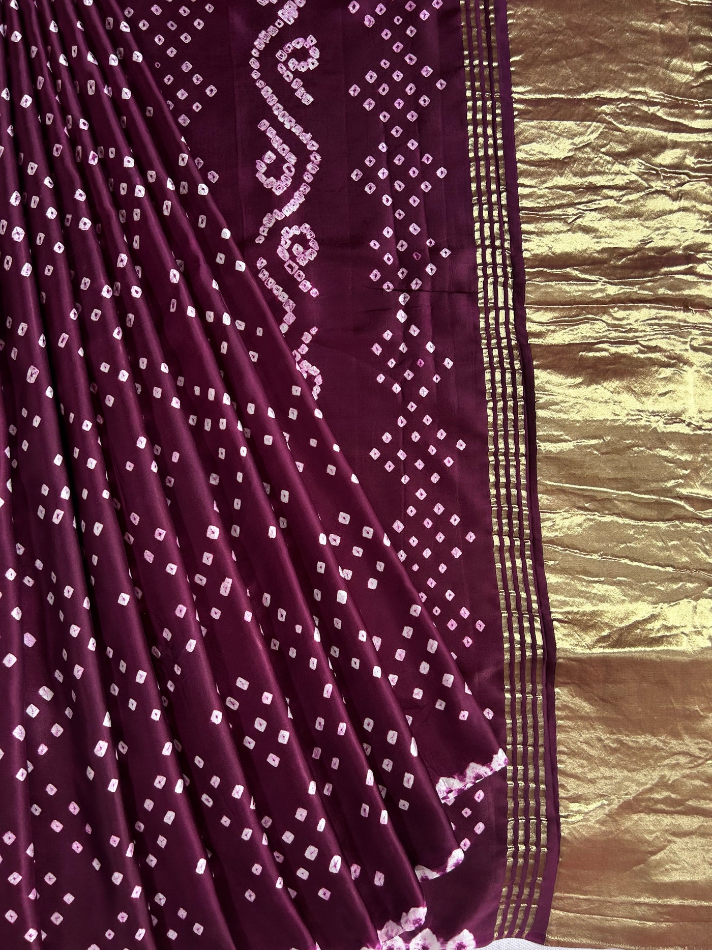 PAVNI: bandhani saree with tissue palla