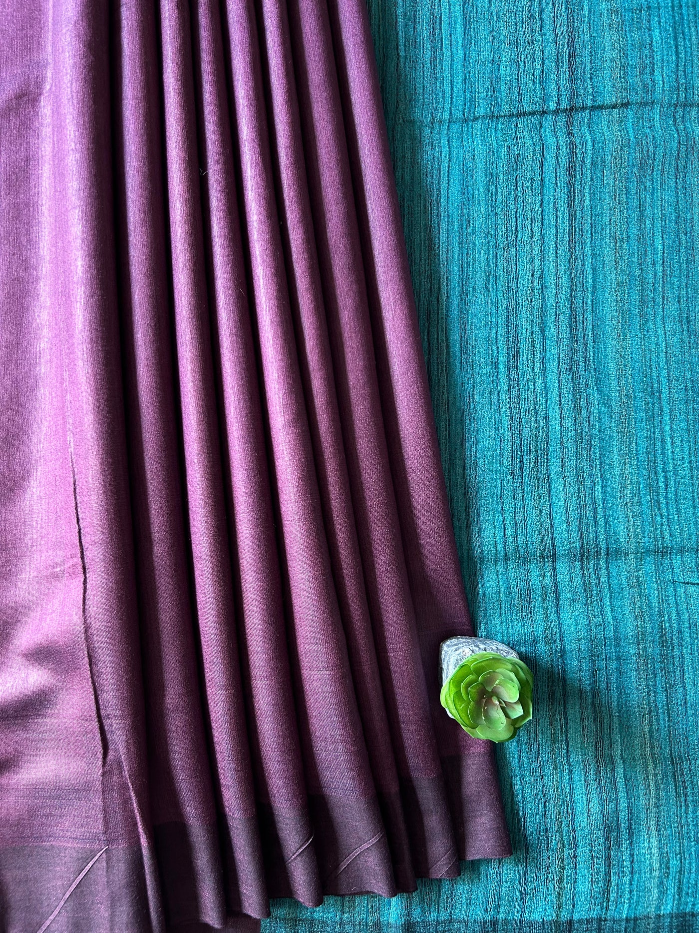 RAAG-MALINI:PLUM PURPLE,HANDLOOM PURE TUSSAR STAPLE SAREE WITH GHICHA PALLU.