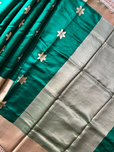 SURKH HARA: HANDLOOM PURE SILK CHANDERI SAREE WITH EK NALIYA BOOTA