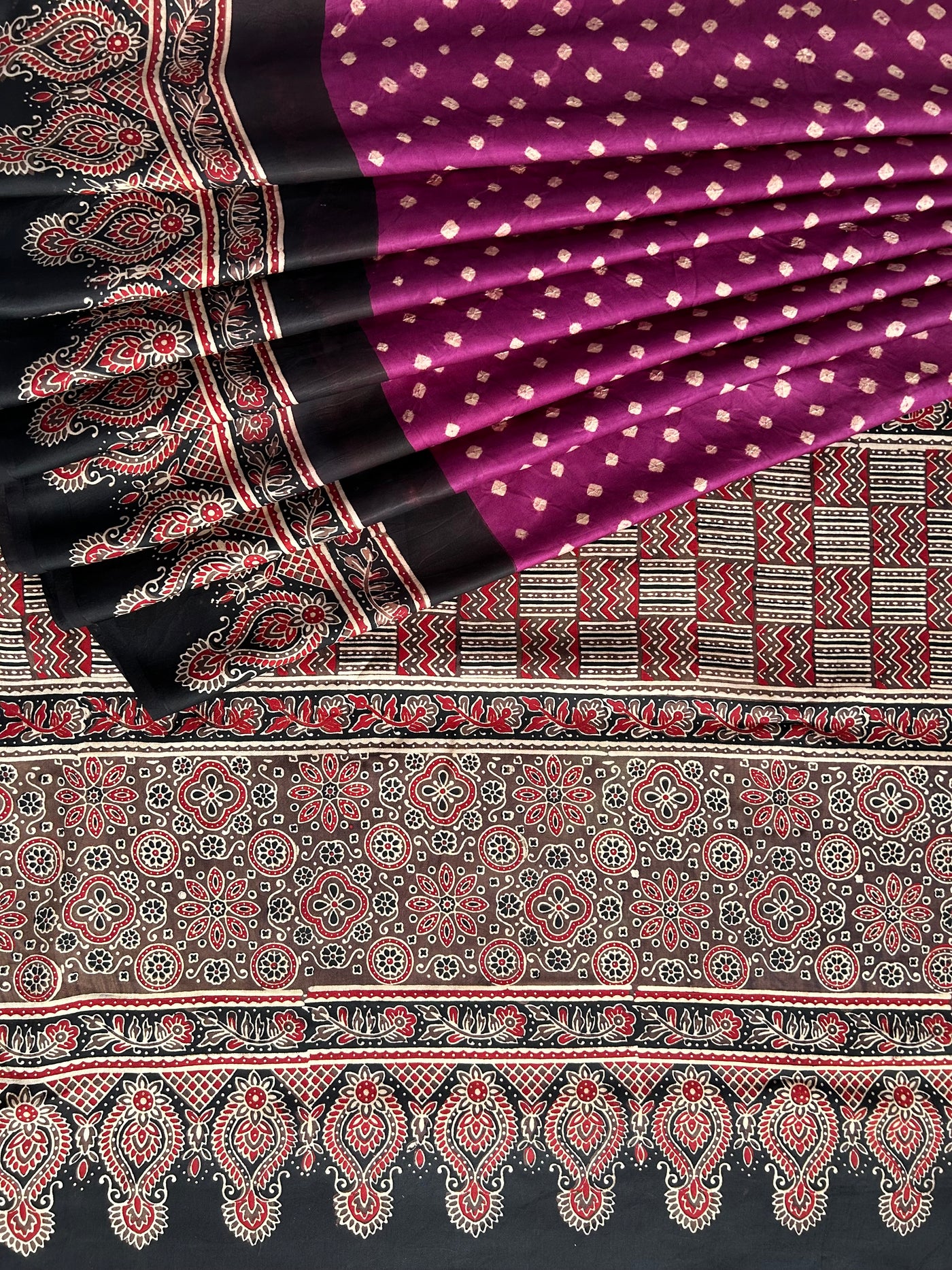 Sunaina: AJRAKH BANDHEJ MODAL SILK SAREE