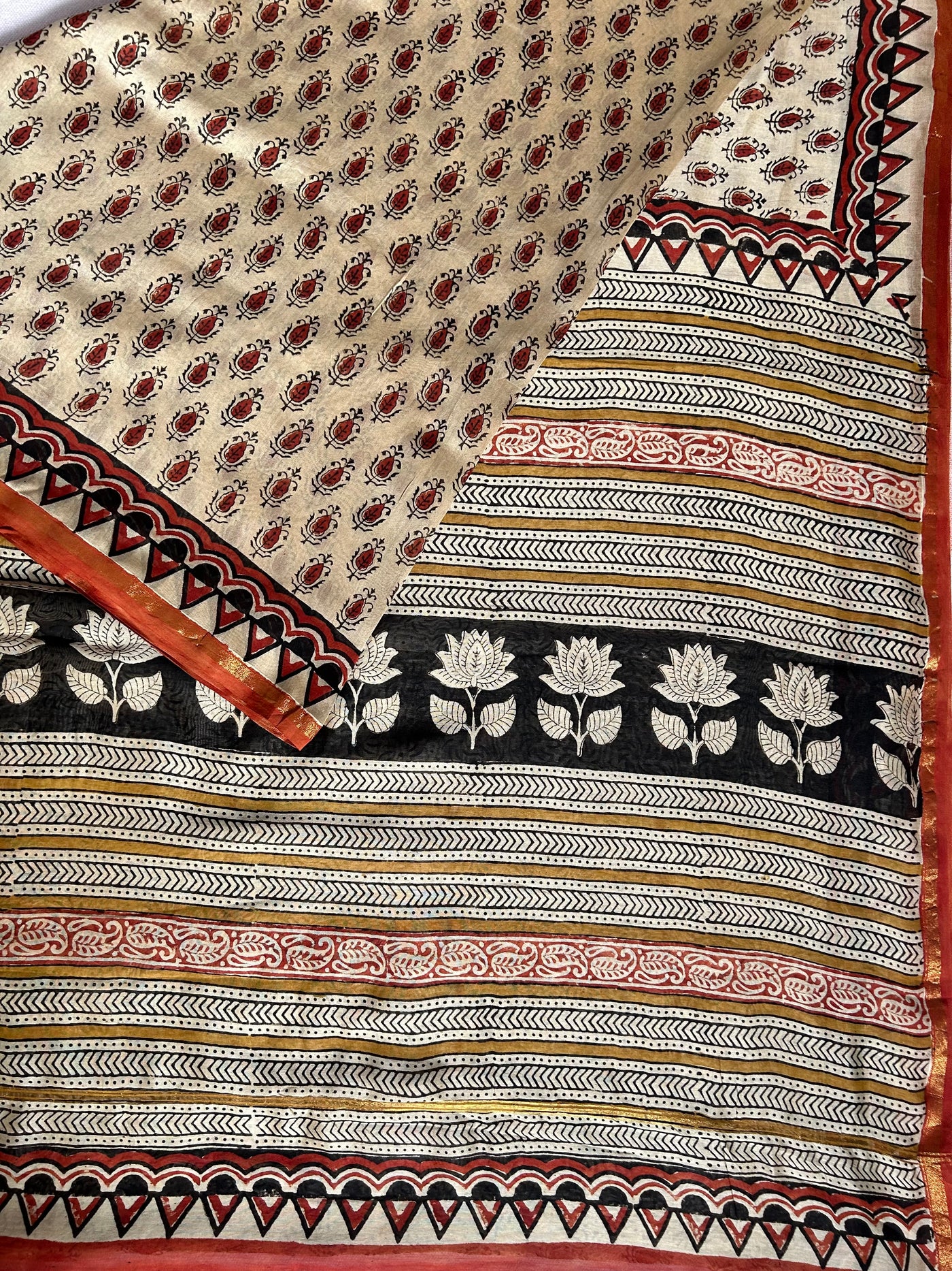 PAKIZA: HANDBLOCK BAGRU PRINT CHANDERI SILK-COTT SAREE WITH ZARI BORDER.