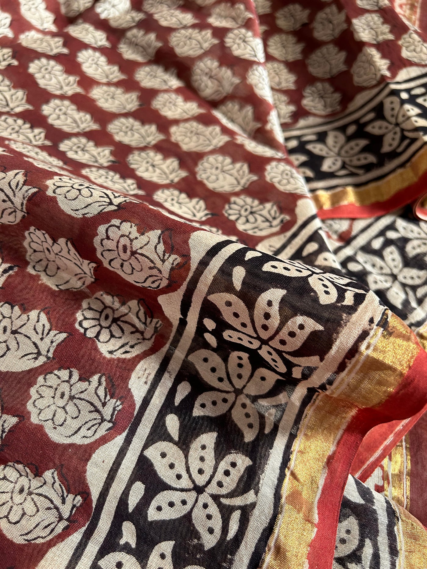 SUNAINA: HANDBLOCK BAGRU PRINT CHANDERI SILK-COTT SAREE WITH ZARI BORDER.