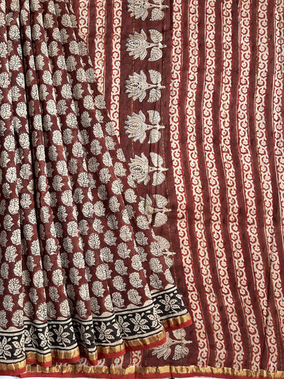 SUNAINA: HANDBLOCK BAGRU PRINT CHANDERI SILK-COTT SAREE WITH ZARI BORDER.