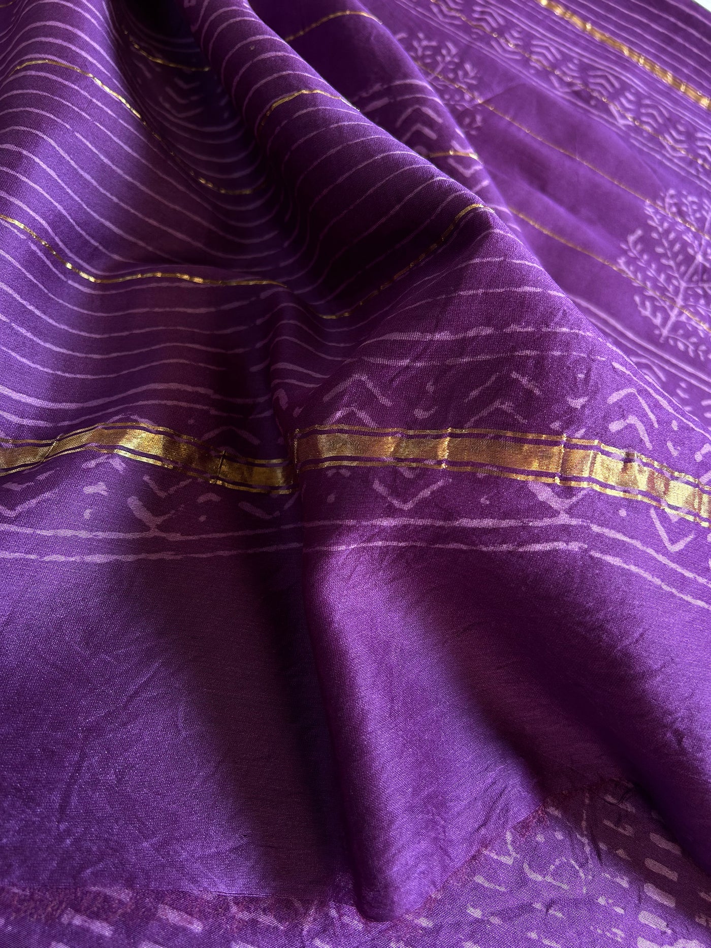 HASINA: HANDBLOCK BAGRU PRINT CHANDERI SILK-COTT SAREE WITH ZARI BORDER.