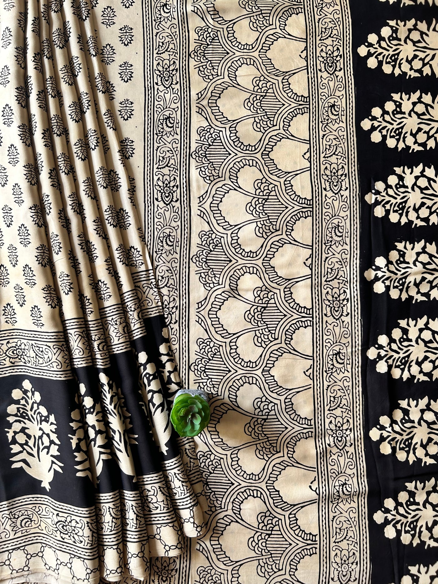 DAMINI:CREAM,HANDBLOCK PRINTED BAGRU MODAL SILK SAREE
