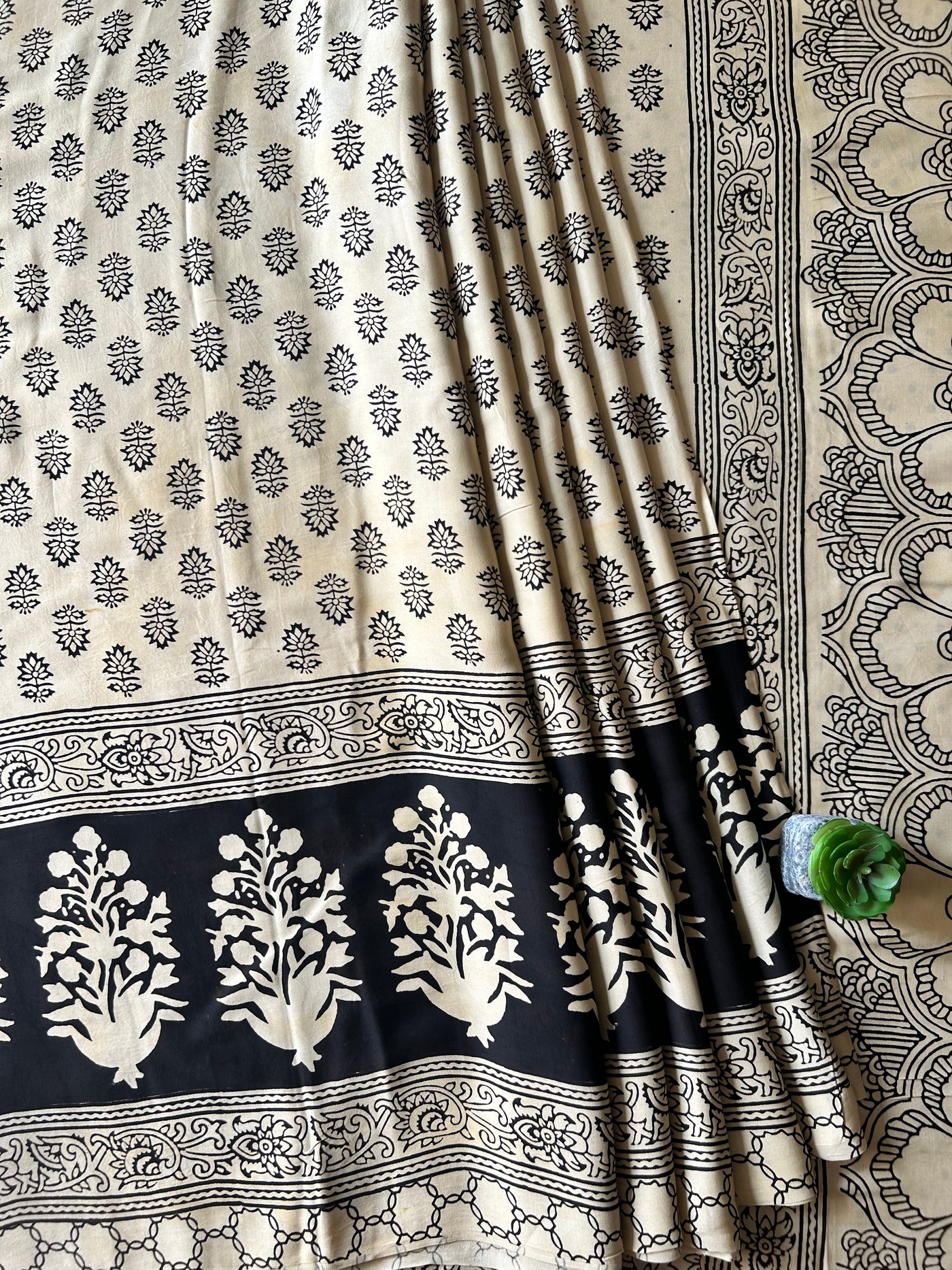 DAMINI:CREAM,HANDBLOCK PRINTED BAGRU MODAL SILK SAREE