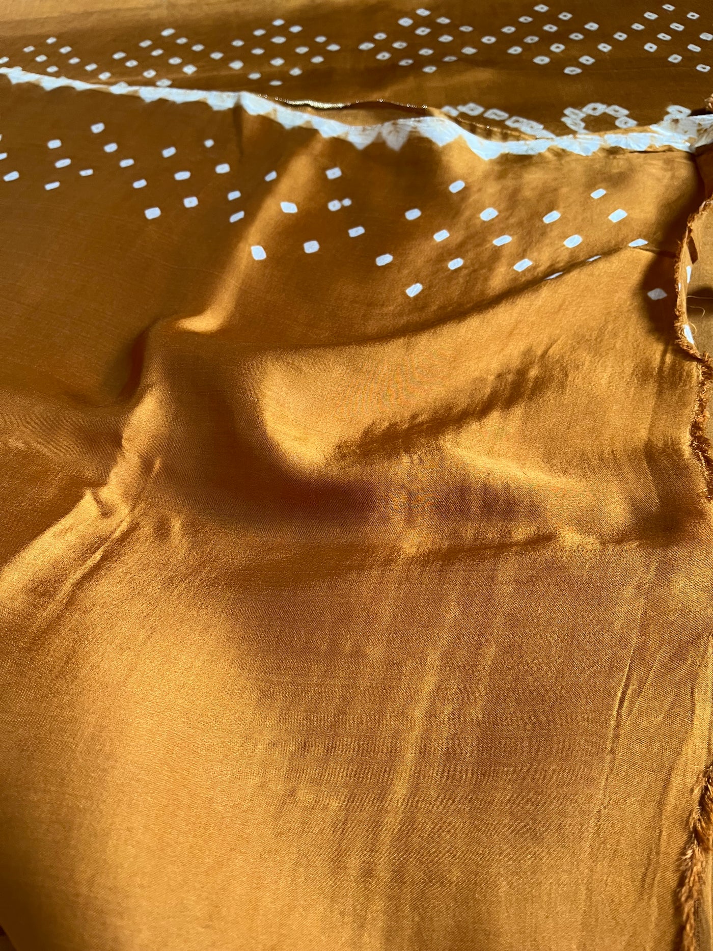 ANANDITA: Handmade Bandhani saree with tissue palla