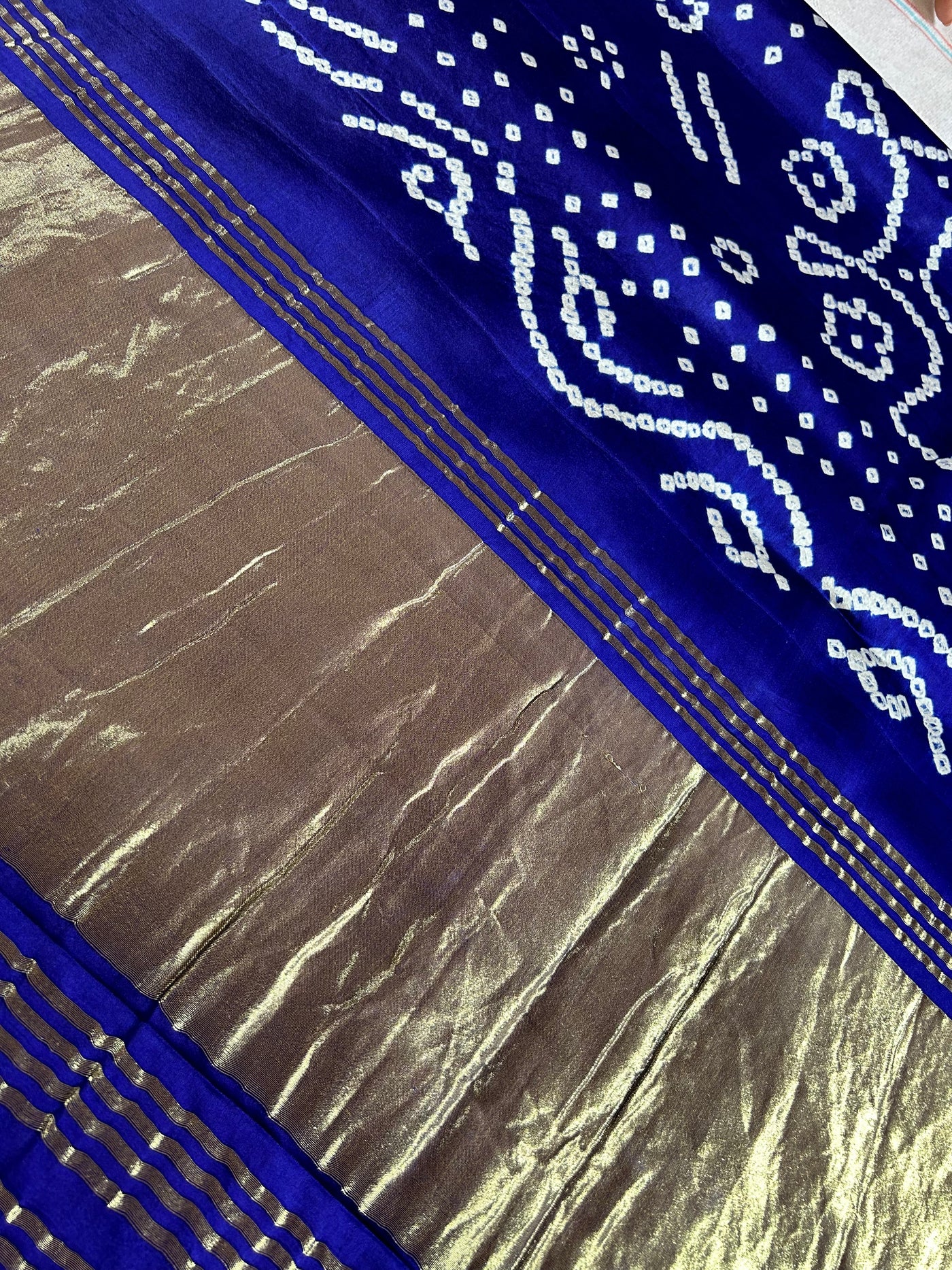 ELA: bandhani saree with tissue palla