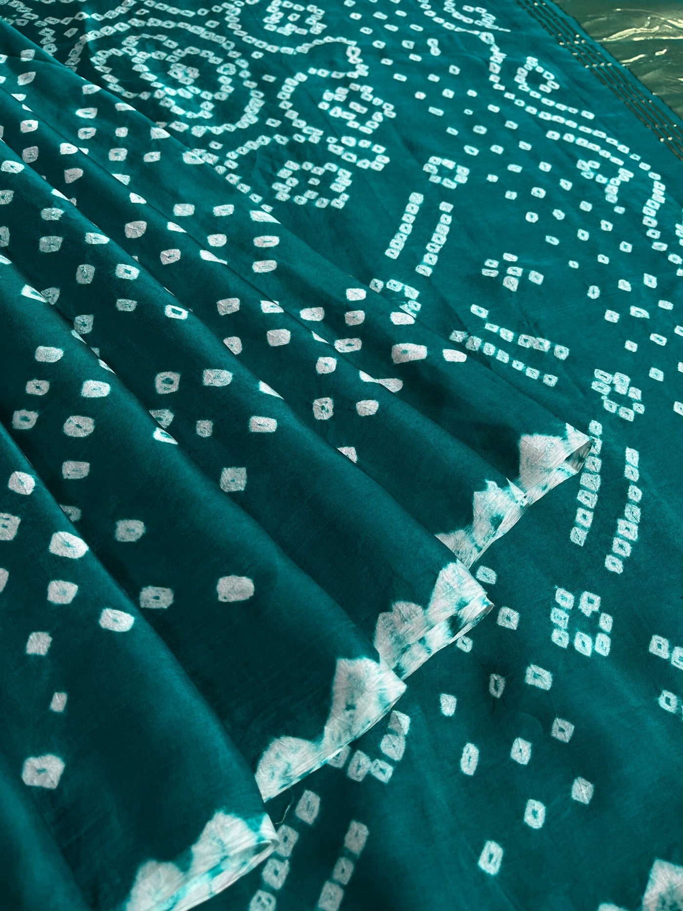 BARKHA: HANDMADE BANDHANI MODAL SILK SAREE WITH TISSUE PALLU