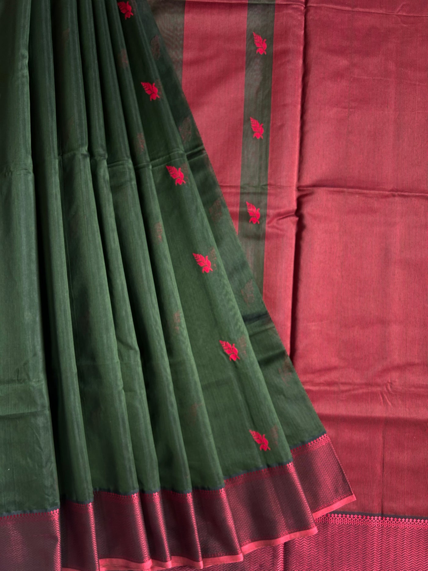 MANGLA: Handloom Silk-Cott Maheshwari Saree With Zari Border