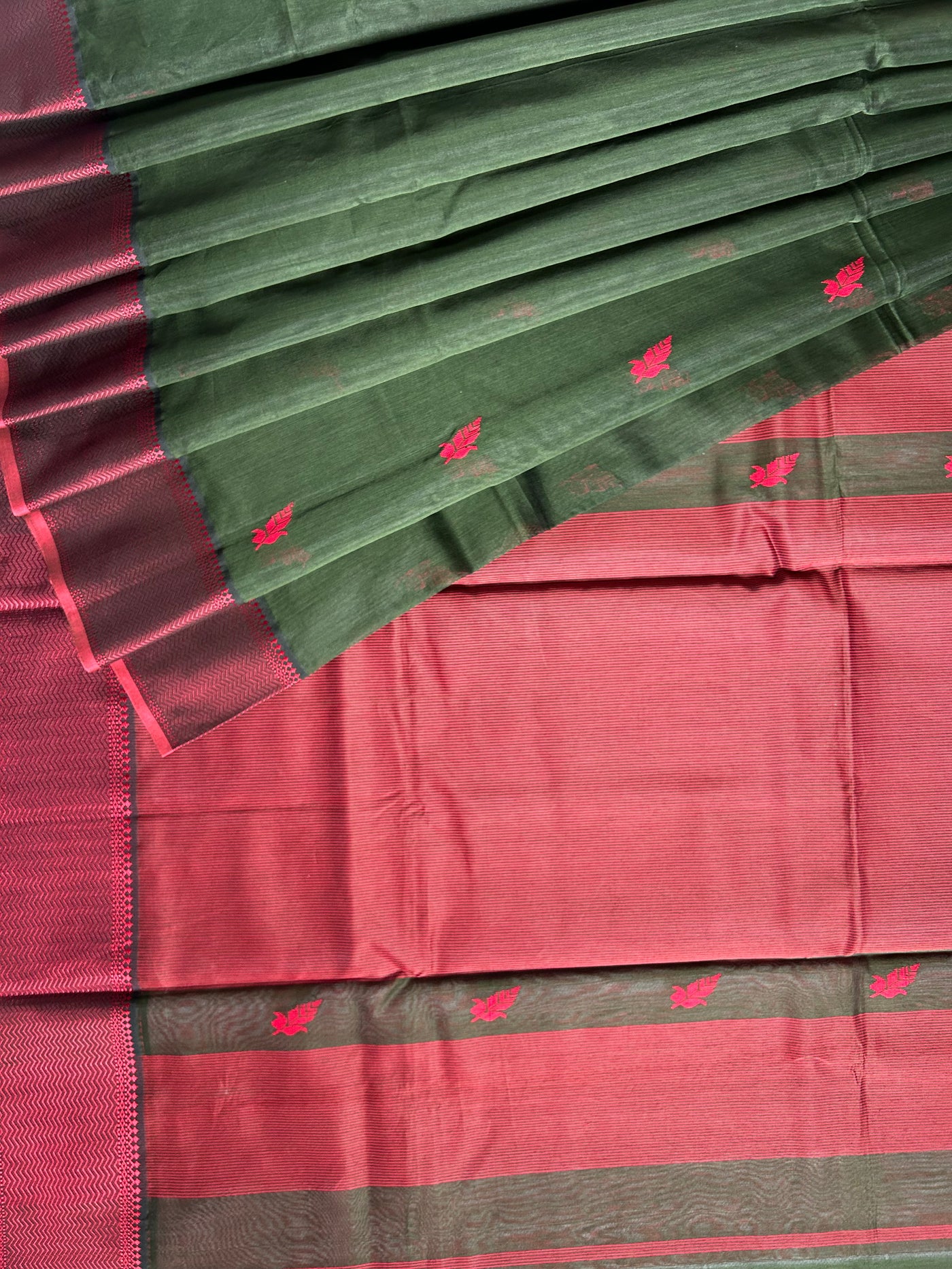 MANGLA: Handloom Silk-Cott Maheshwari Saree With Zari Border