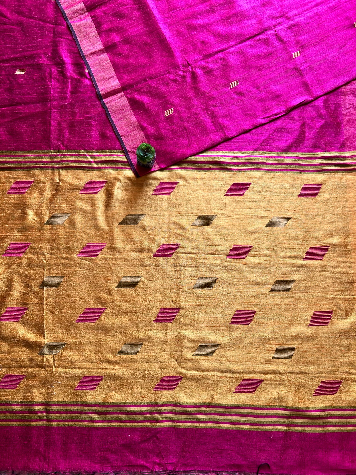 MRINAL: MAGENTA,HANDLOOM PURE SILK SAREE