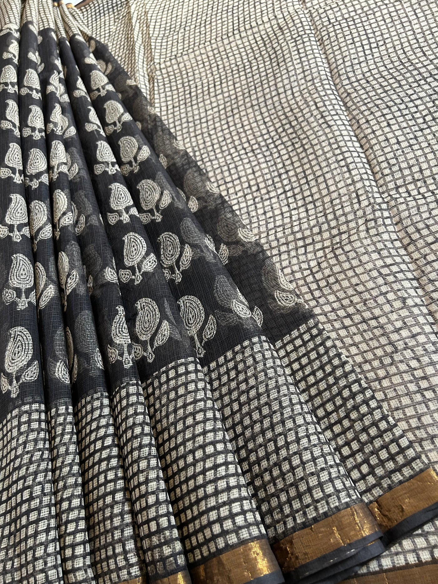 MANJHI: Handmade Pure cotton Kota Doria Saree