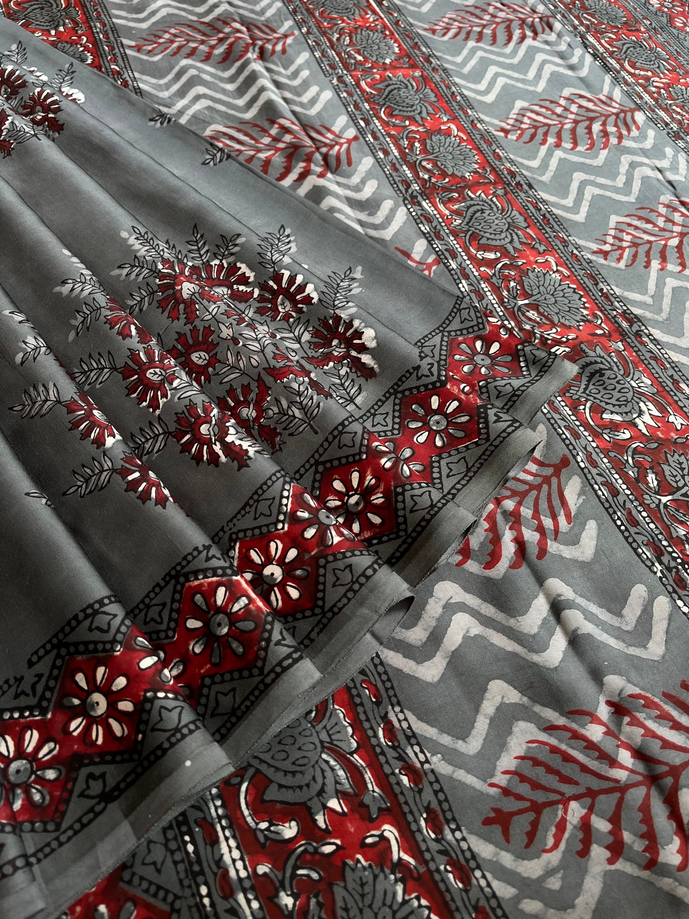 ANANDI: HANDBLOCK BAGRU PRINTED MODAL SILK SAREE