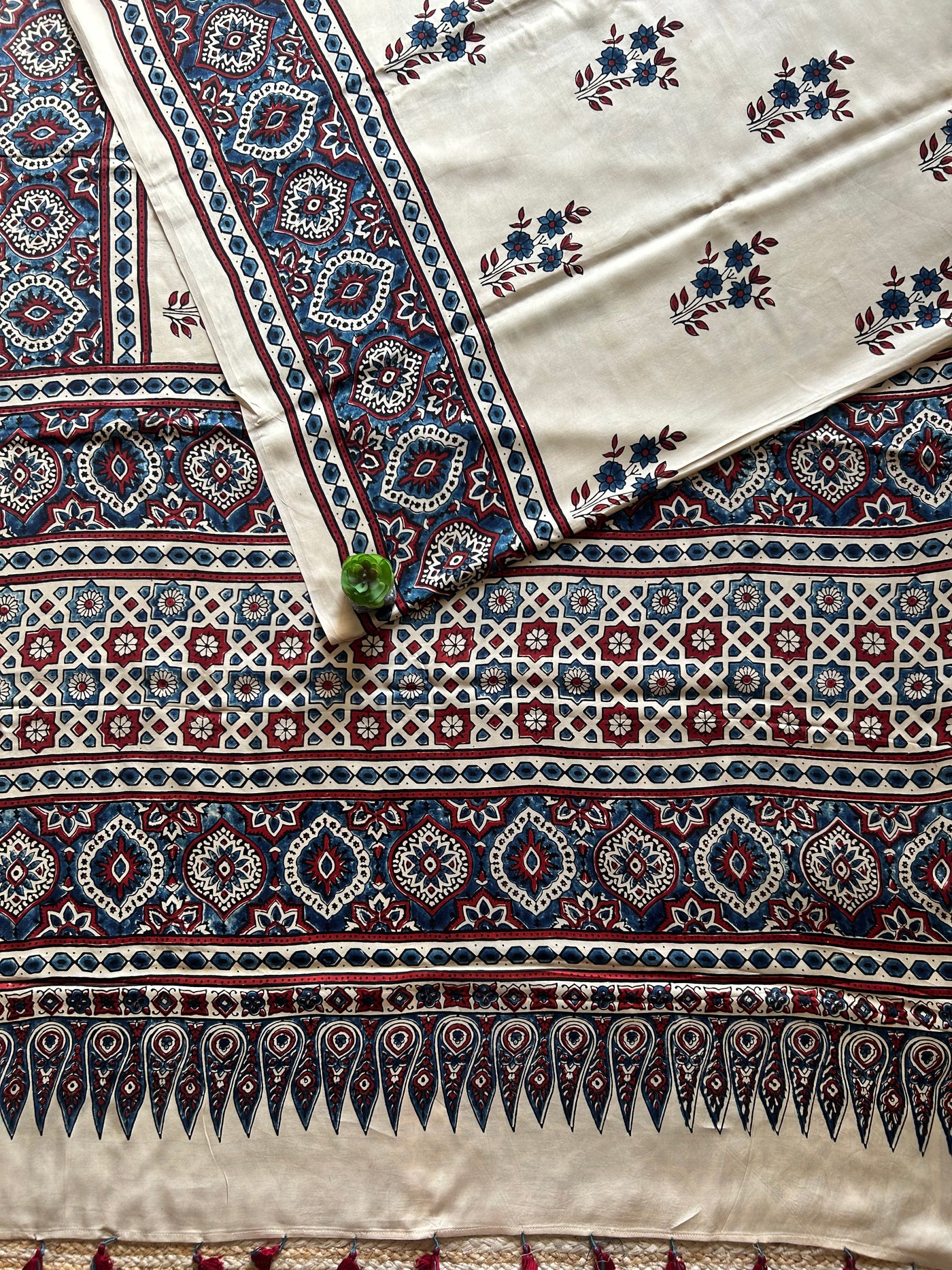 AADHYA:CREAM,HAND BLOCK AJRAKH MODAL SILK SAREE