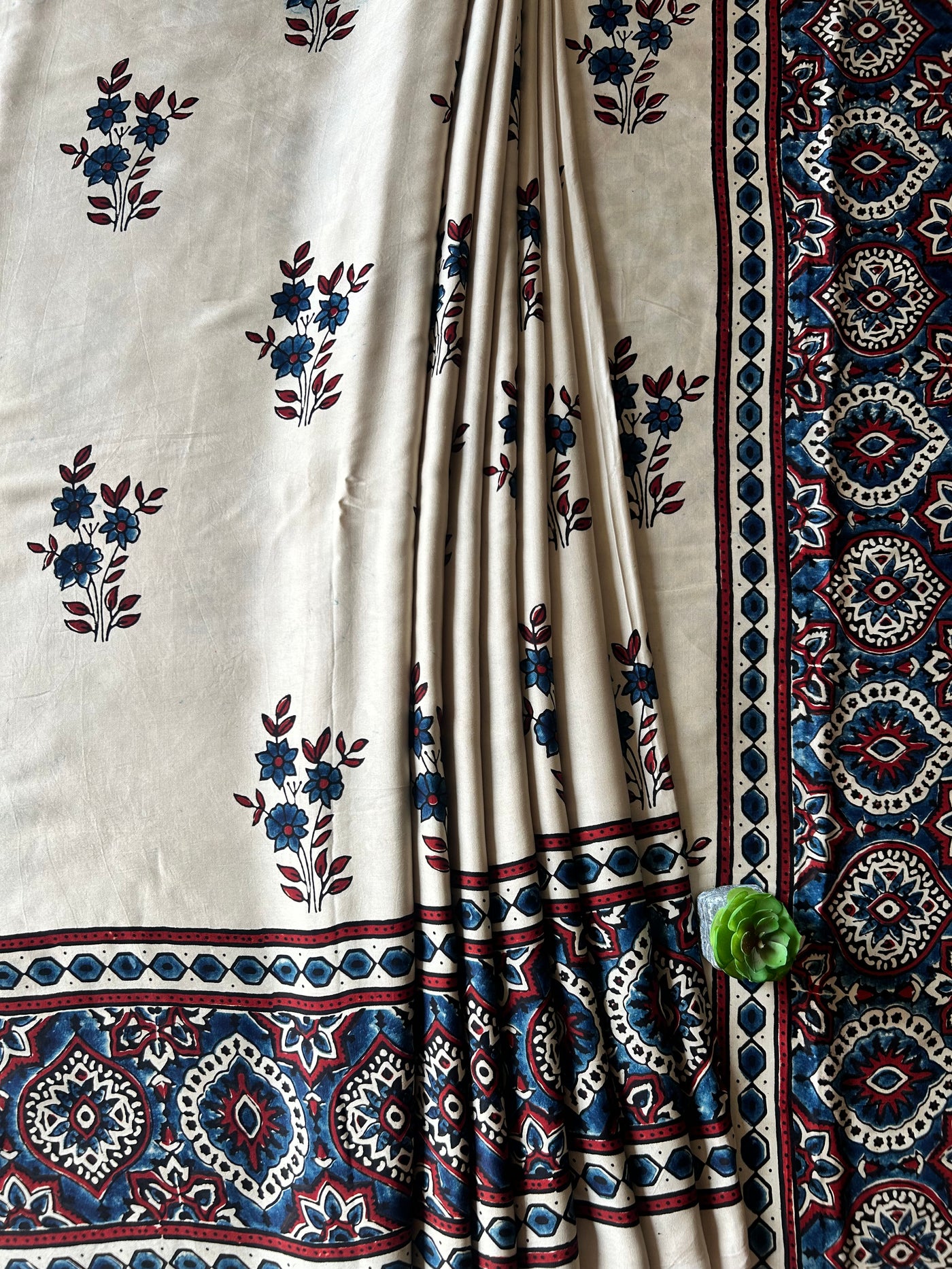 AADHYA:CREAM,HAND BLOCK AJRAKH MODAL SILK SAREE