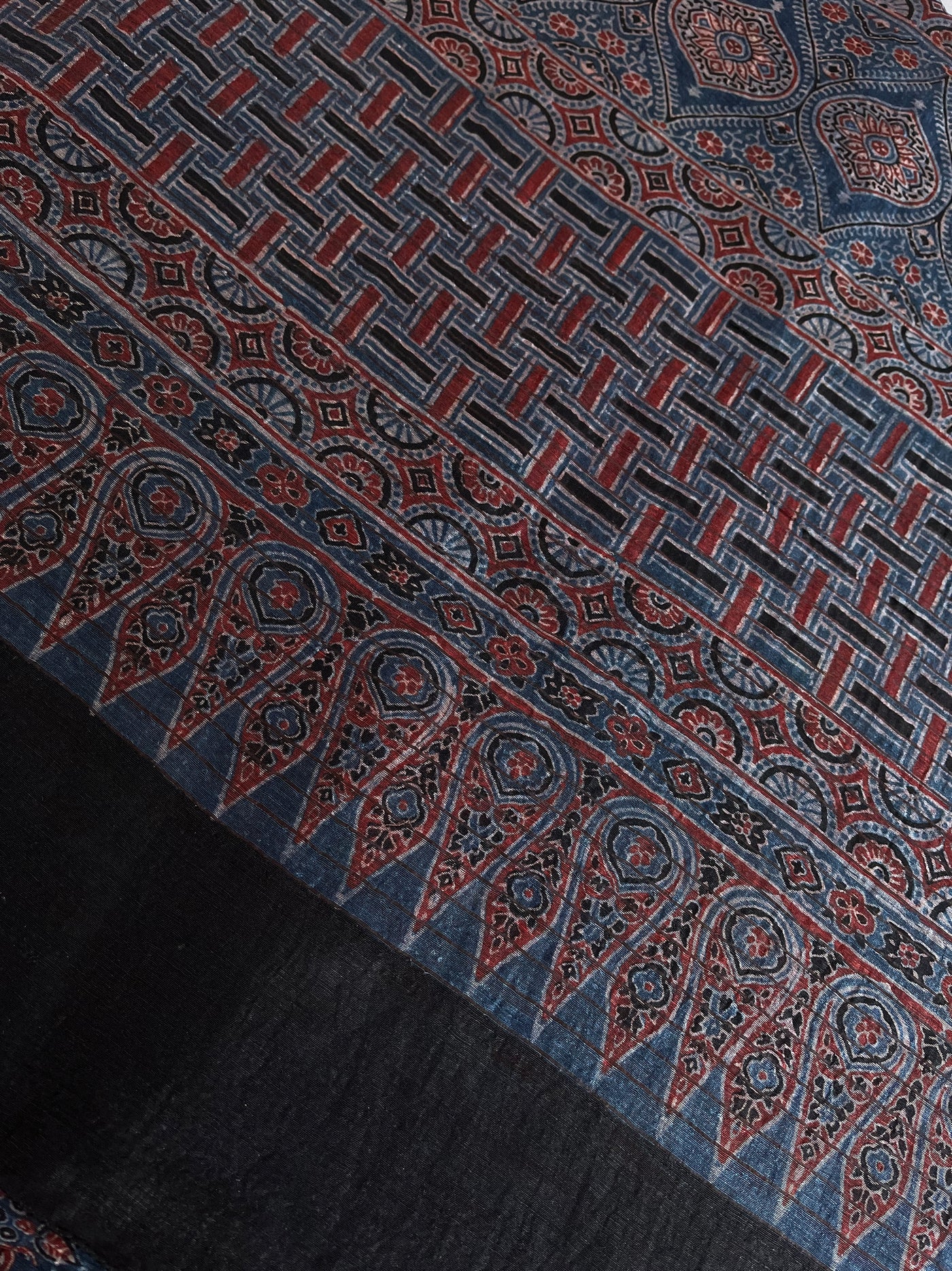 MEHAK:HANDBLOCK AJRAKH PURE SILK-LINEN SAREE