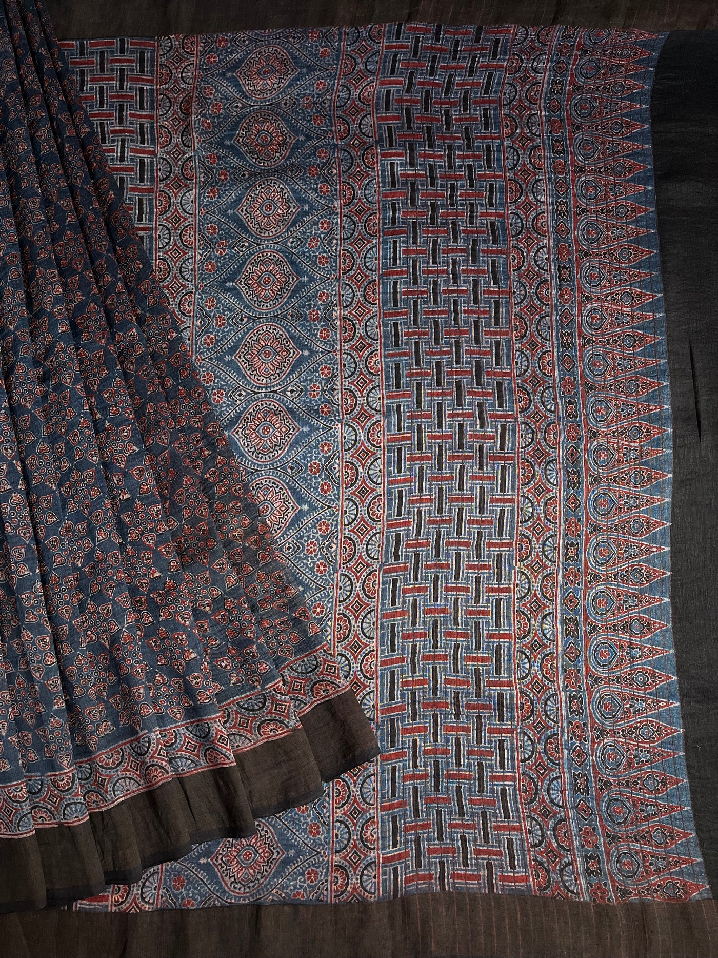 MEHAK:HANDBLOCK AJRAKH PURE SILK-LINEN SAREE