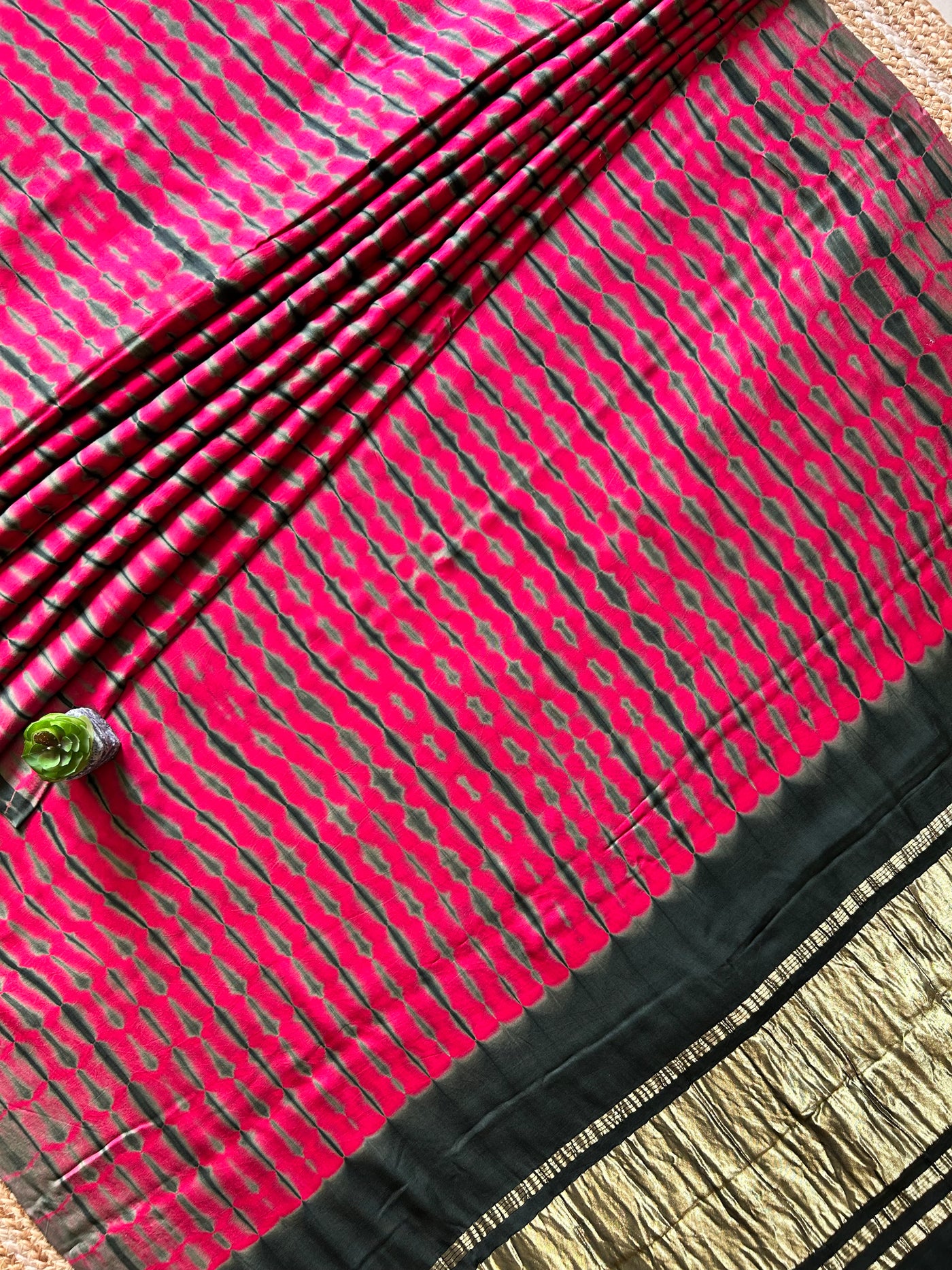 PINK BUBBLE:HANDMADE TIE&DYE MODAL SILK SAREE WITH TISSUE PALLU