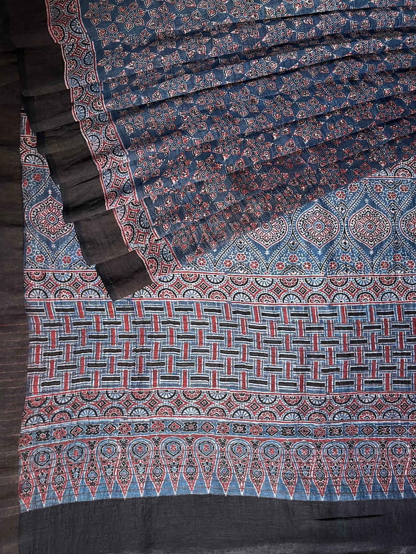 MEHAK:HANDBLOCK AJRAKH PURE SILK-LINEN SAREE